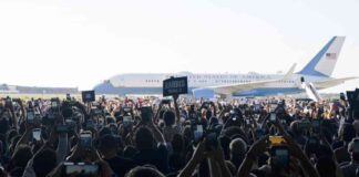 Debunking Trump’s False Conspiracy Theory About Kamala Harris AI Crowd Size news-12082024-034331