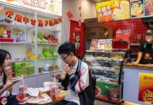 Chinese Shoppers Shift to Lower Ambitions: Impact and Trends in Consumer Behavior news-12082024-132358