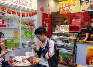 Chinese Shoppers Shift to Lower Ambitions: Impact and Trends in Consumer Behavior news-12082024-132358