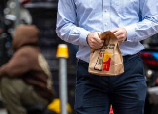Where to Find Affordable Big Macs: The Big Mac Index Explained news-12082024-193417