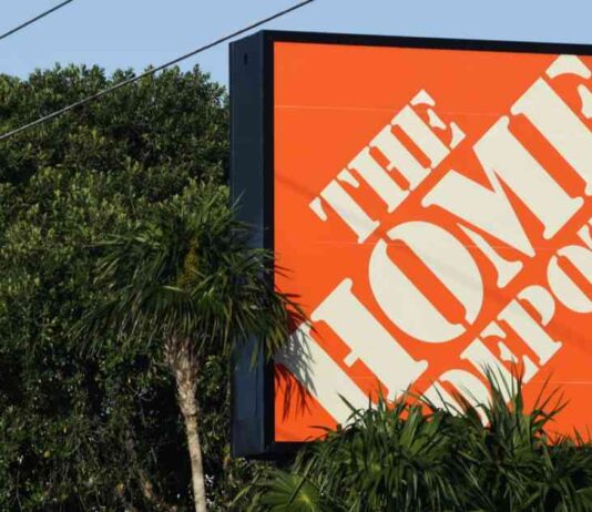 Home Depot Forecasts Decline in Sales Amid Consumer Caution news-13082024-134327