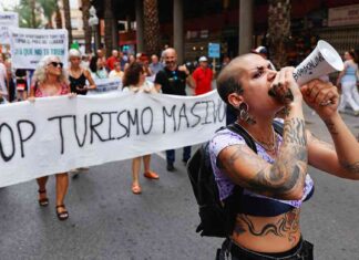 The Misconceptions of the Tourism Industry: Common Mistakes and Solutions news-14082024-180146