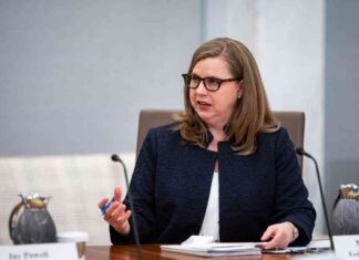 Federal Reserve Officials Maintaining Interest Rates, No Cuts in Sight news-21082024-012547