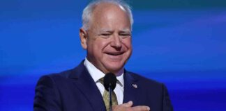 Tim Walz and Kamala Harris Promise to Move Forward from Donald Trump at DNC news-22082024-070945