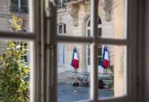 Potential Economic Challenges in France: What to Expect news-25082024-105137