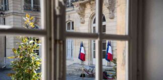 Potential Economic Challenges in France: What to Expect news-25082024-105137