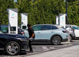 Regional Disparities Persist Despite Progress in EV Infrastructure Development news-10092024-035403