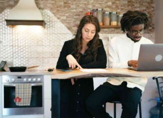 Revolving Debt Surges to $1.36T in July, Exceeds Pre-Pandemic Levels by 25% news-10092024-063137