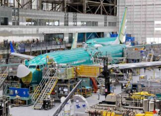 Boeing Stock Plummets Due to 737 MAX Production Delays news-10092024-205711