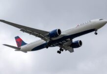 Delta Flight DL275 Diverted: Unforgettable Tales from LAX Passengers Delta Flight DL275 diverted, DL275 LAX diversion, Delta emergency landing LAX, DL275 flight update, Delta diverted flight news, DL275 incident report, LAX airport flight diversion
