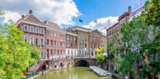 Utrecht Pulse: News, Sports, and Career Paths in Focus Utrecht, Utrecht Nieuws, Utrechts Sportnieuws, Roemeens Voetbalelftal, Nederlands Elftal, Ajax Utrecht, FC Utrecht, Opstellingen, Gemeente Utrecht Vacatures